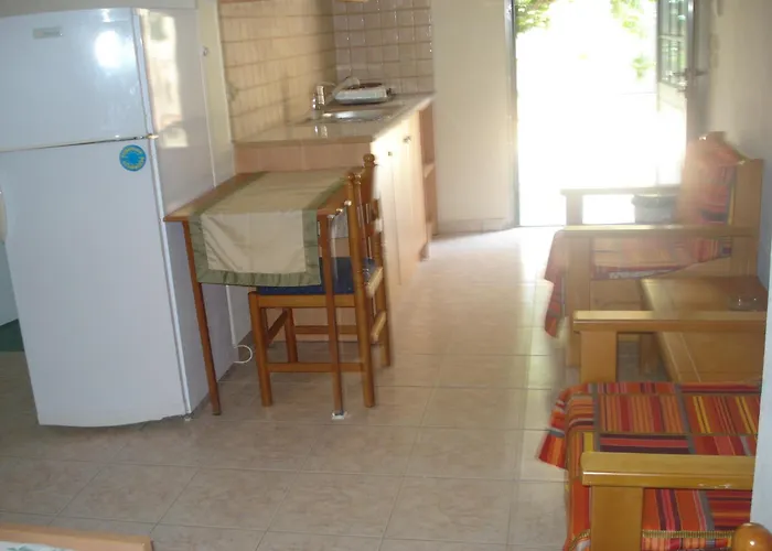 Maria Apartments Lourdata 