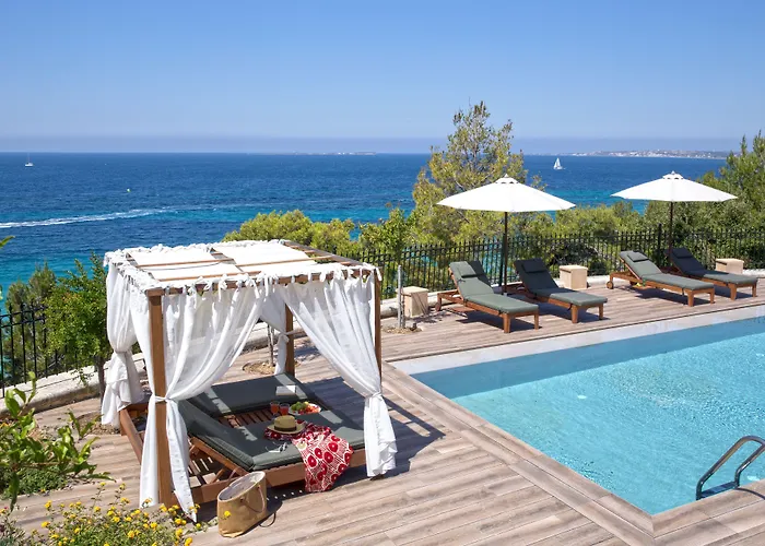 Avra Private Suites Lassi 